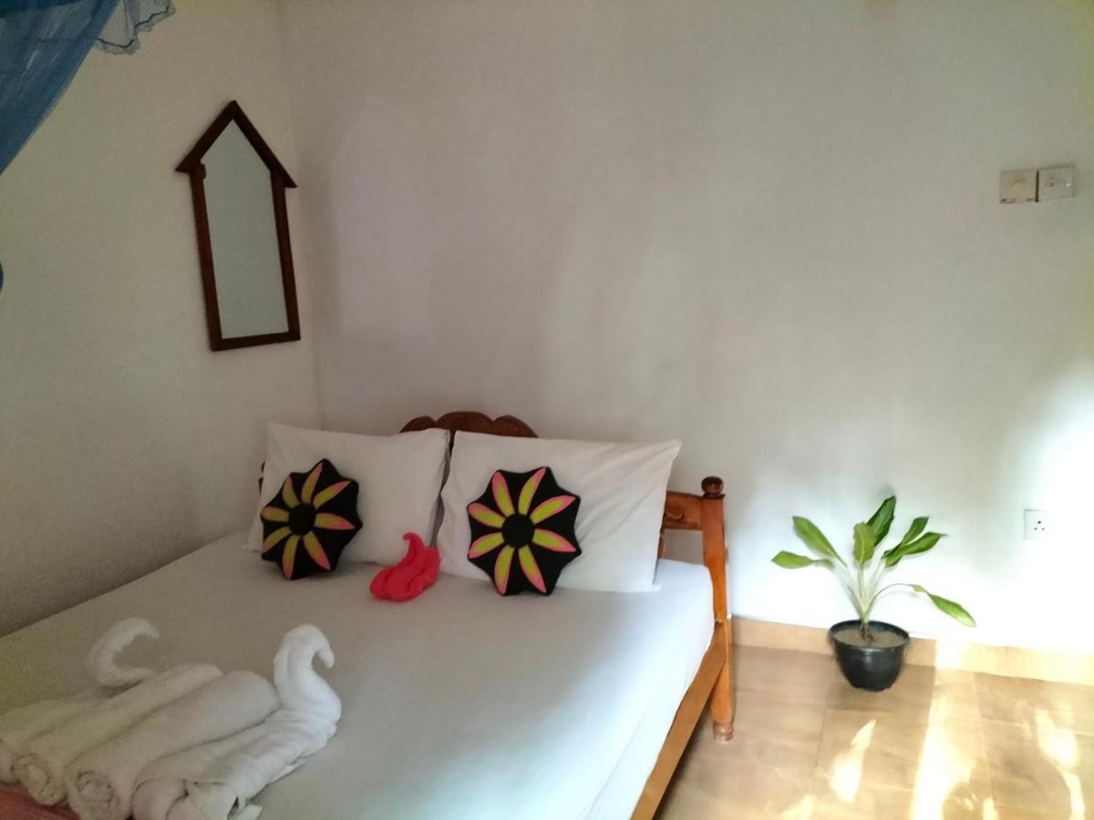 Sanjana Home Stay Хабарана Екстериор снимка