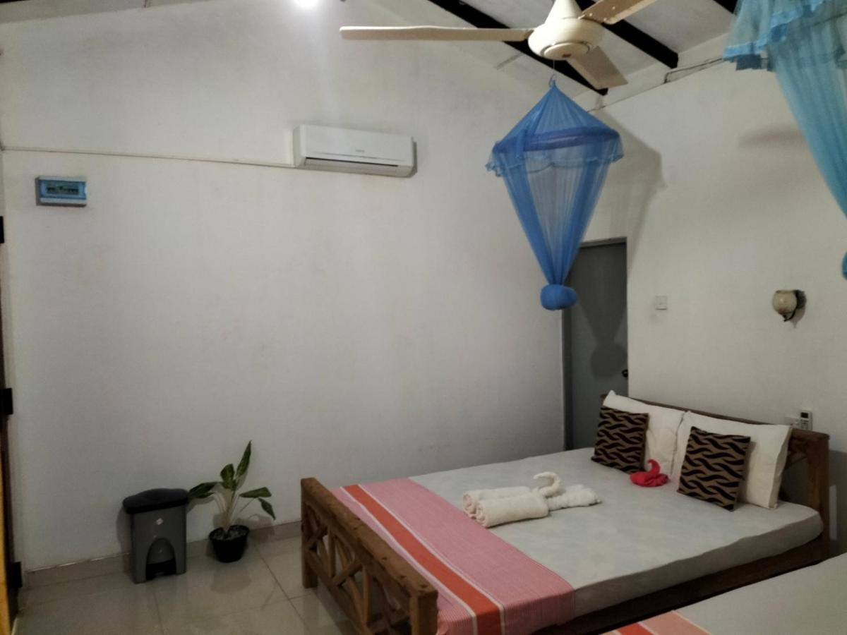 Sanjana Home Stay Хабарана Екстериор снимка