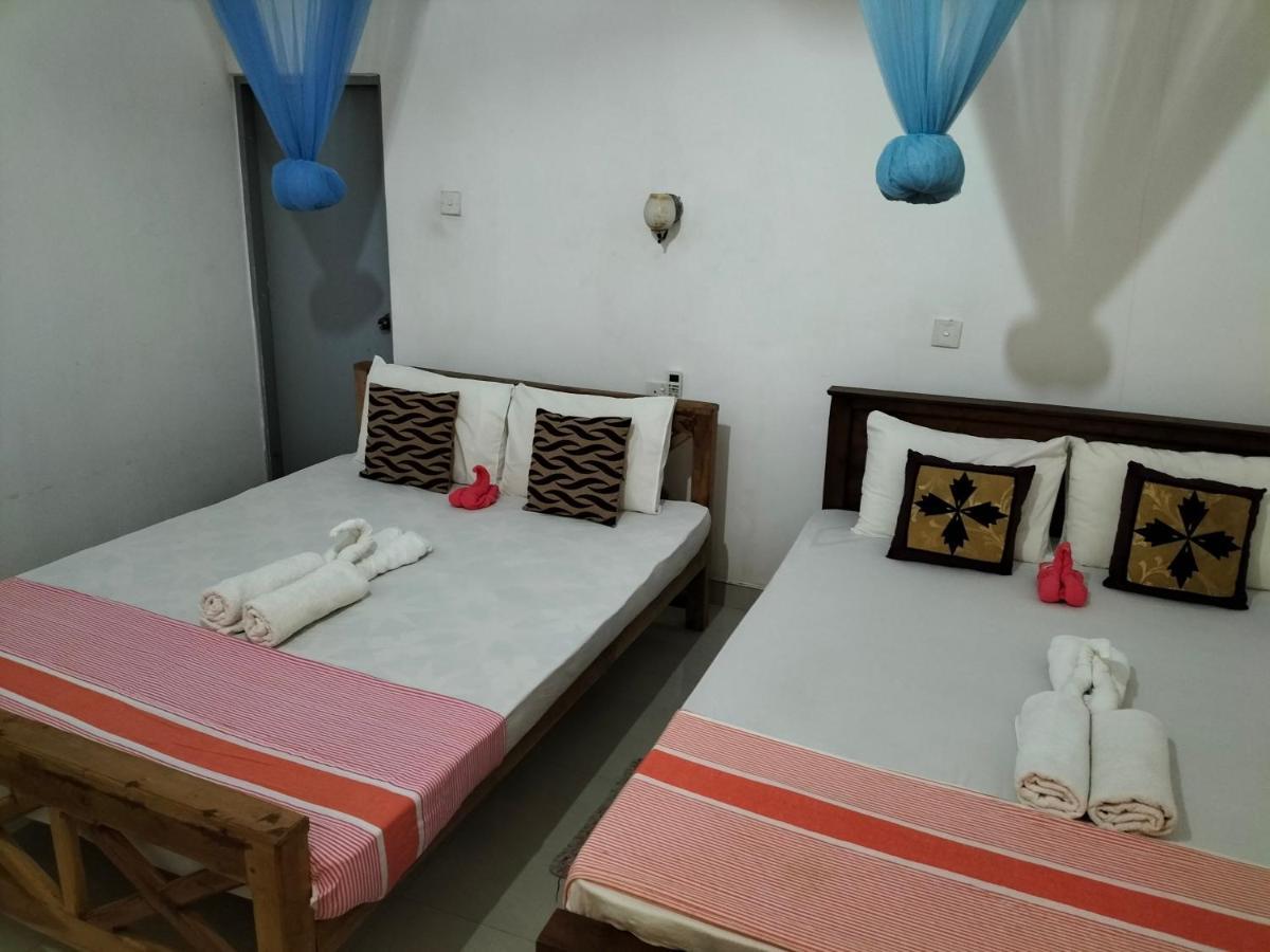 Sanjana Home Stay Хабарана Екстериор снимка