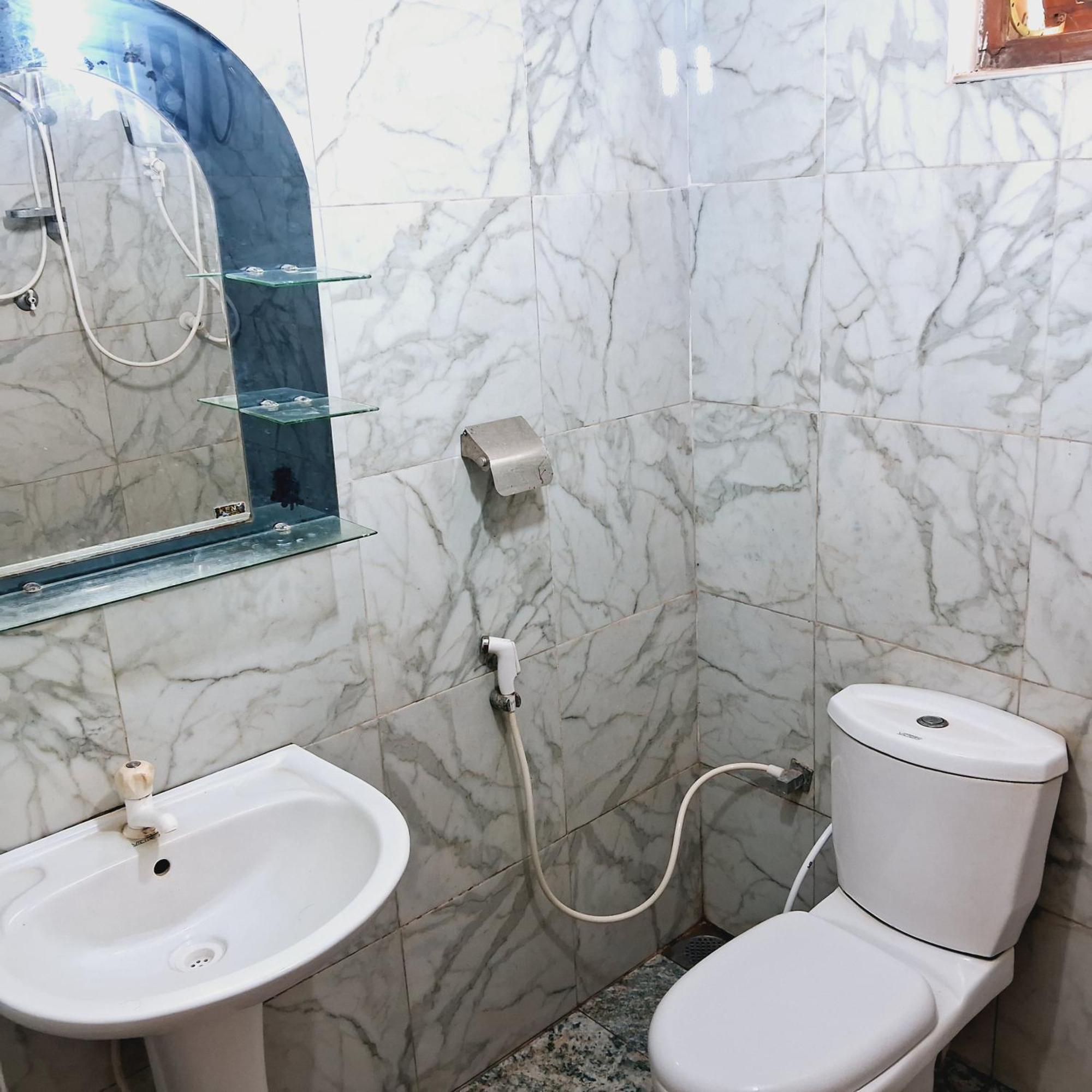 Sanjana Home Stay Хабарана Екстериор снимка