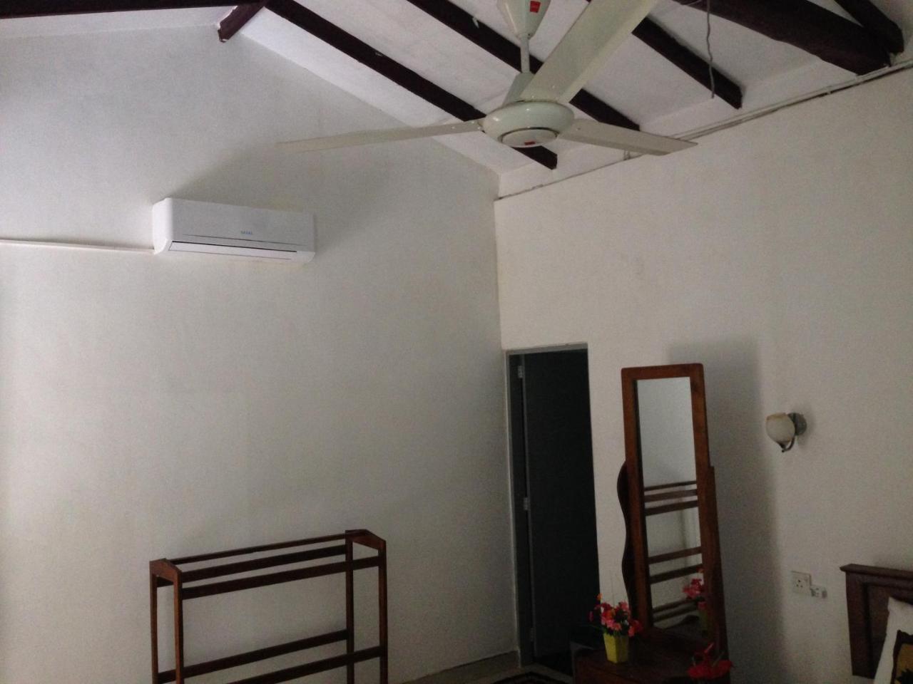 Sanjana Home Stay Хабарана Екстериор снимка