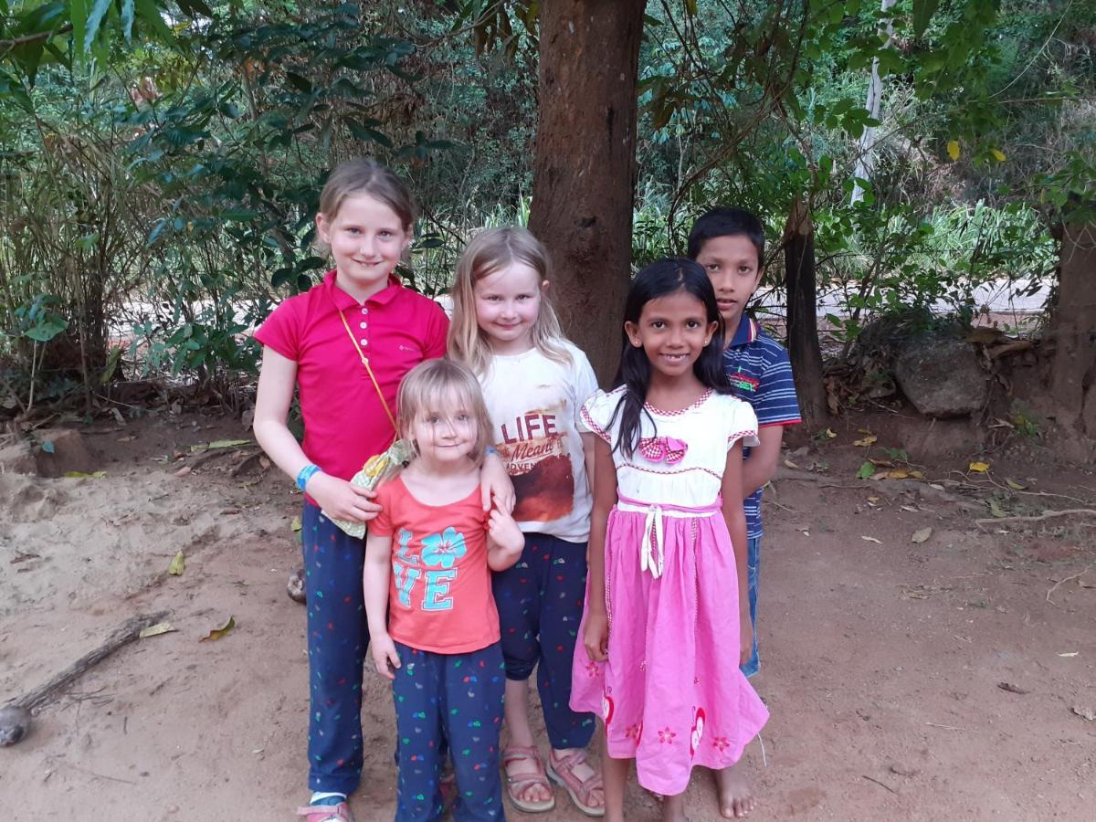 Sanjana Home Stay Хабарана Екстериор снимка